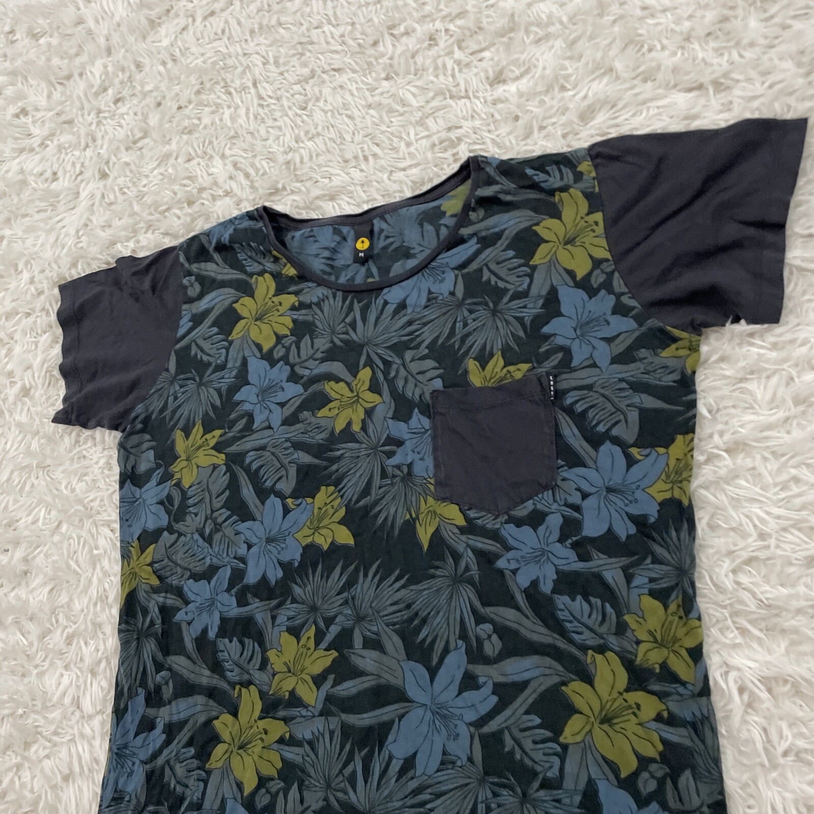 LOST Shirt Men M Slim Floral Black Skate Surf Island Hawaiian Y2k Pocket Tee M gallery