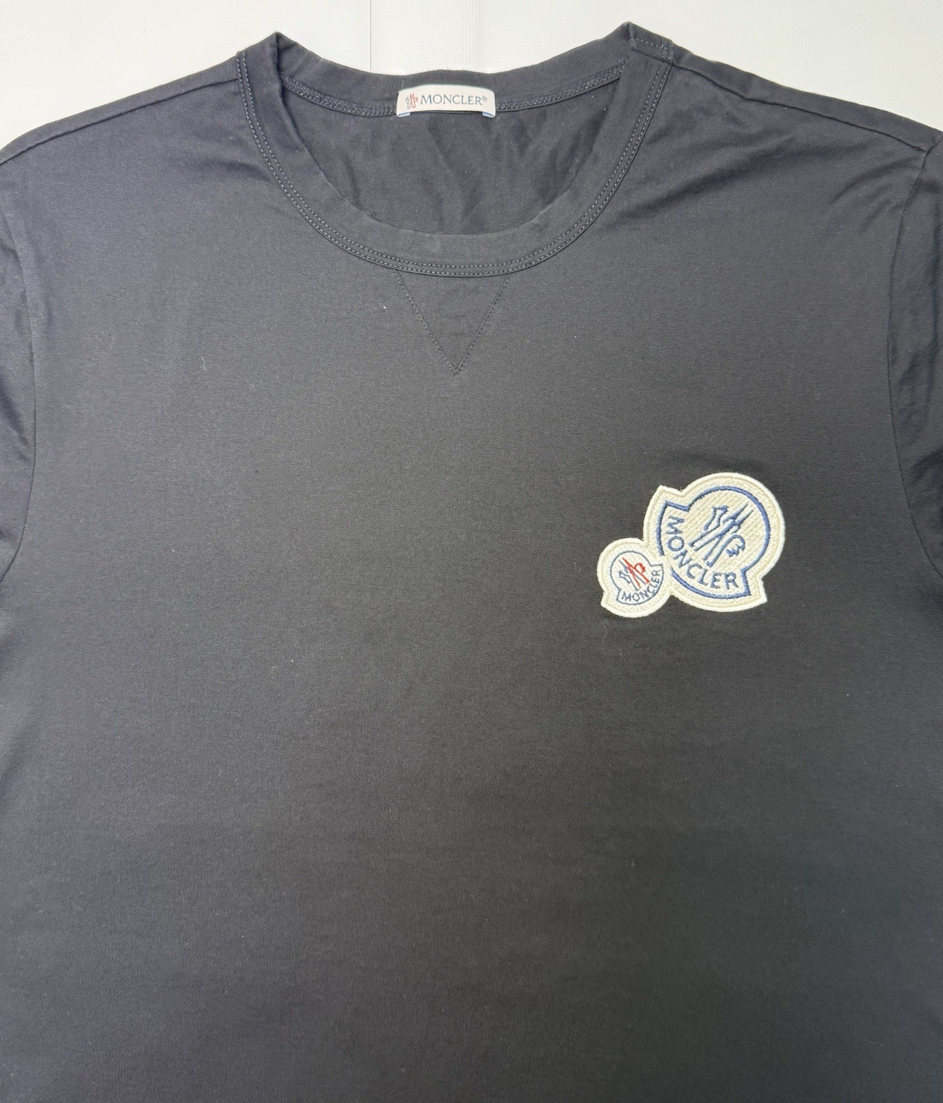 Moncler Black T-Shirt Size M Logo Patch Authentic Tried On Only gallery