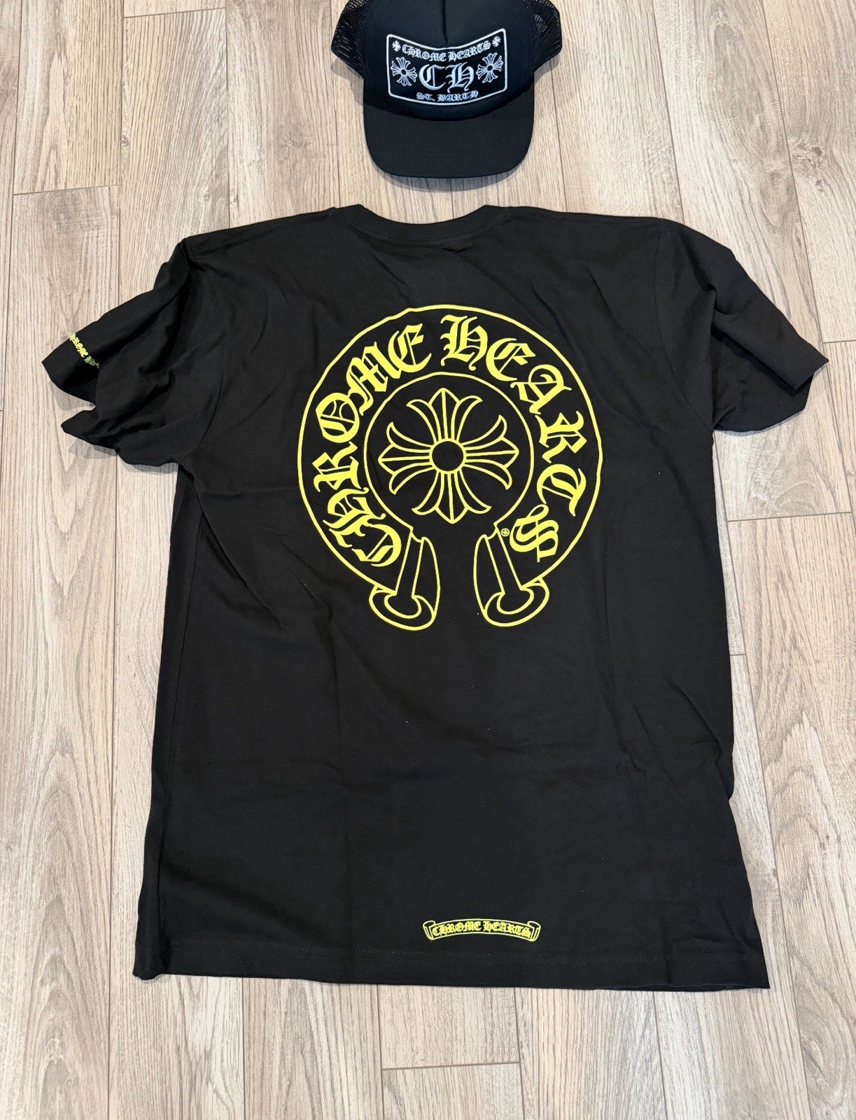 Chrome hearts Horseshoe Logo-Print T-Shirt Black & Neón Green shirt size Large gallery
