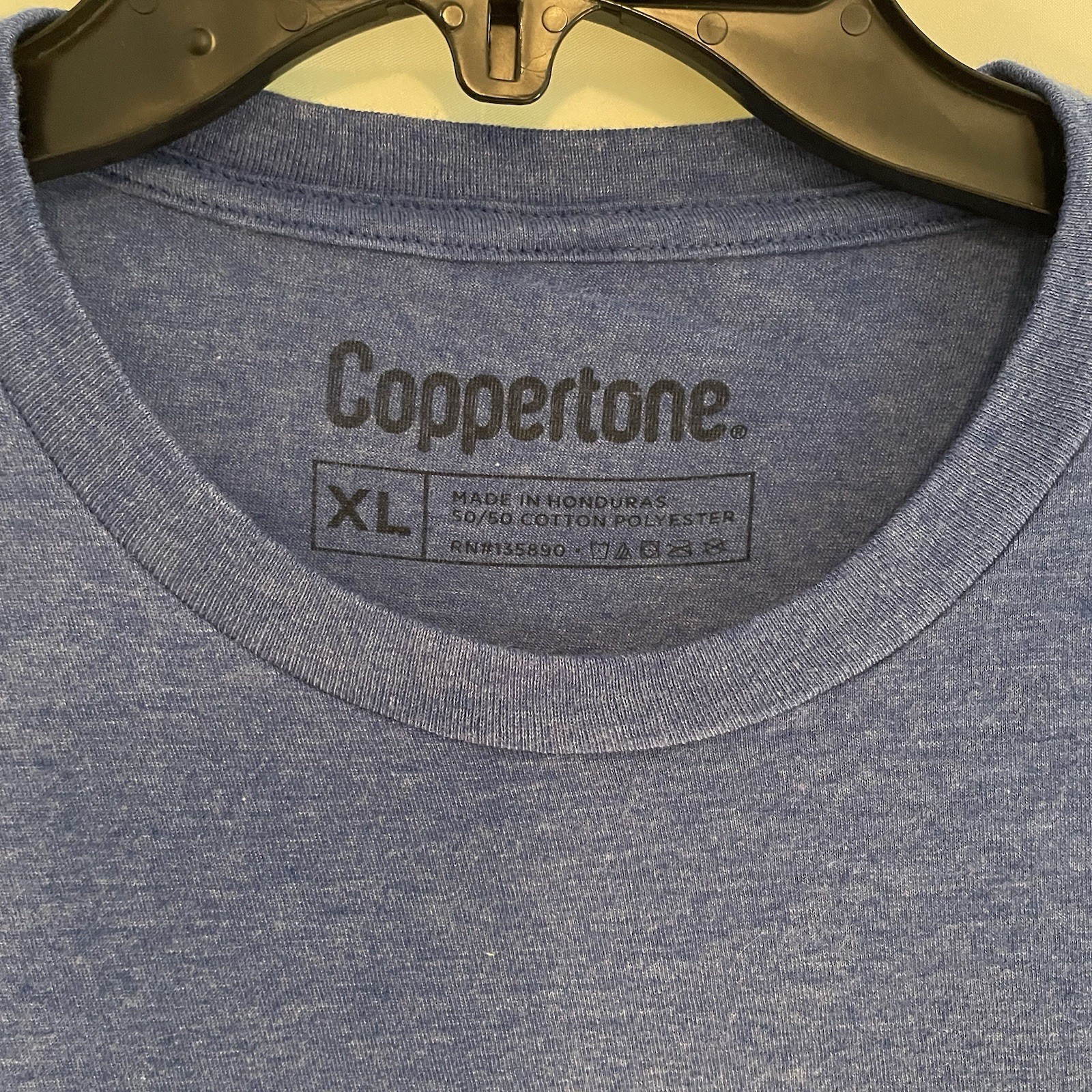 New COPPERTONE Unisex T-shirt Girl Dog Blue XL It’s Great Outdoors Sun Summer gallery