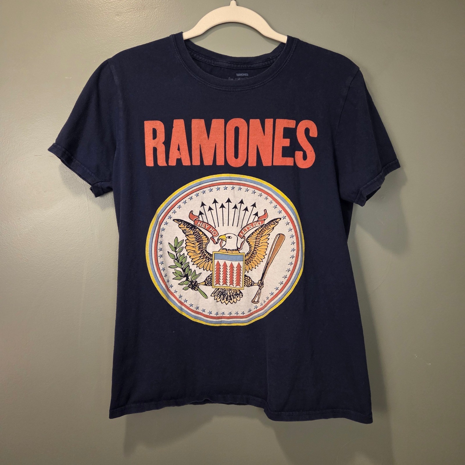 Ramones Full Colour Seal Graphic T-Shirt Men’s Size M Navy Blue Multi
