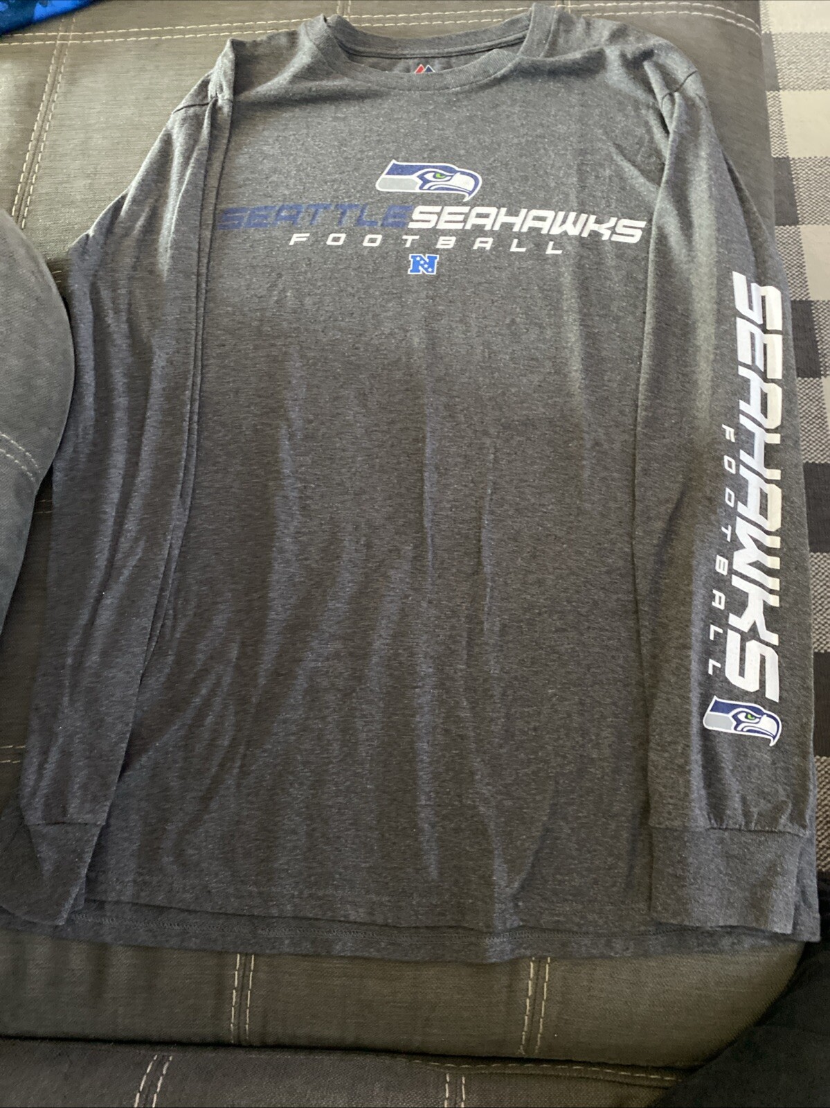 Seattle Seahawks Majestic Men’s Pre Washed Cotton XL Long Sleeve