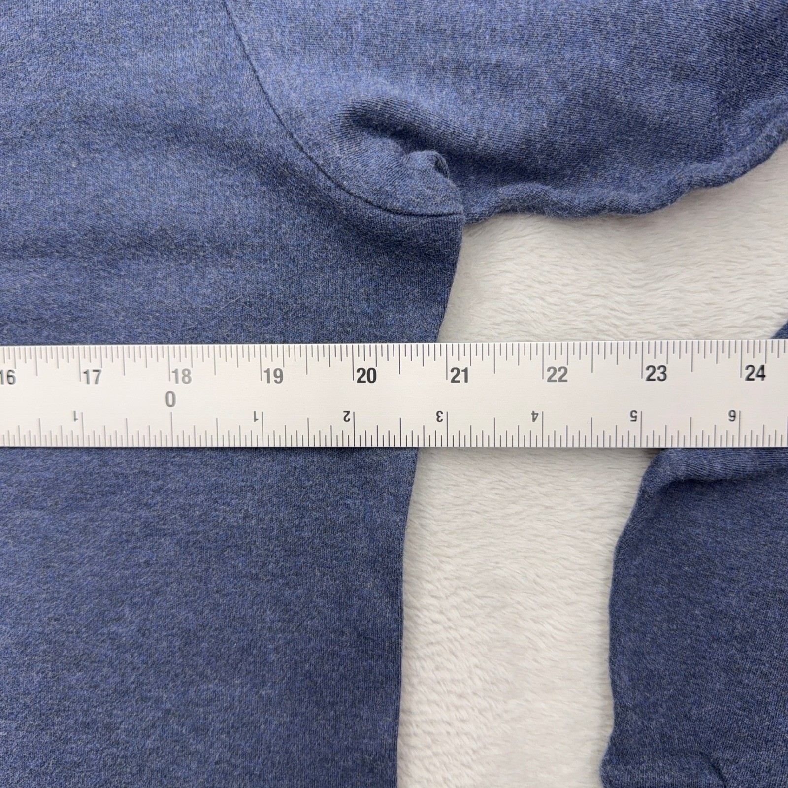 Uniqlo T-Shirt Mens M Blue Long Sleeve Crewneck Ribbed Cuff gallery