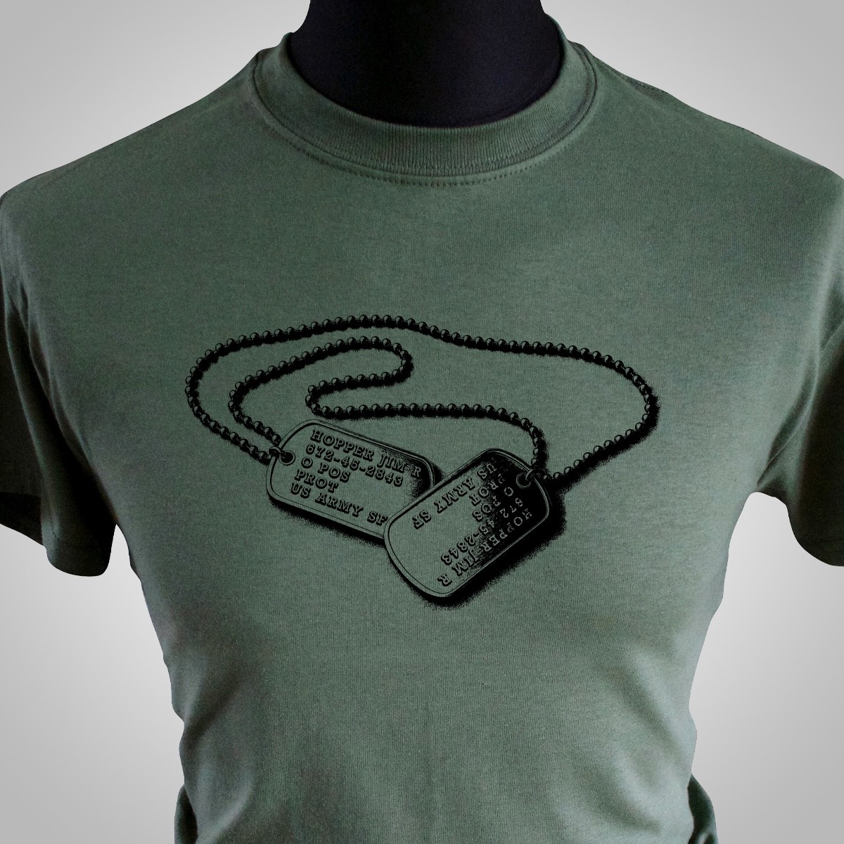 Predator Jim Hopper Army Dog Tags T Shirt 1987 Retro Movie Horror Forces Green