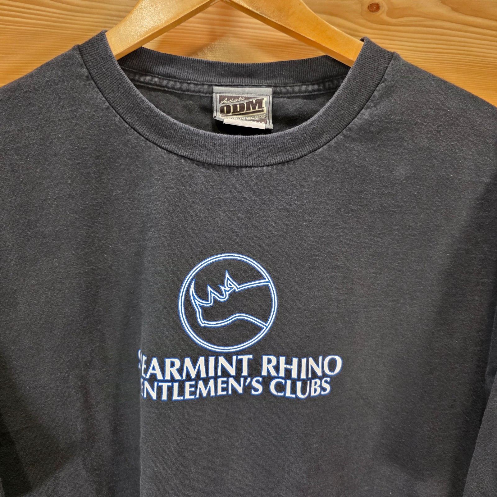 VTG Spearmint Rhino Strip Club T-Shirt Men 2XL Rhino Money Stripper Fade Y2K gallery