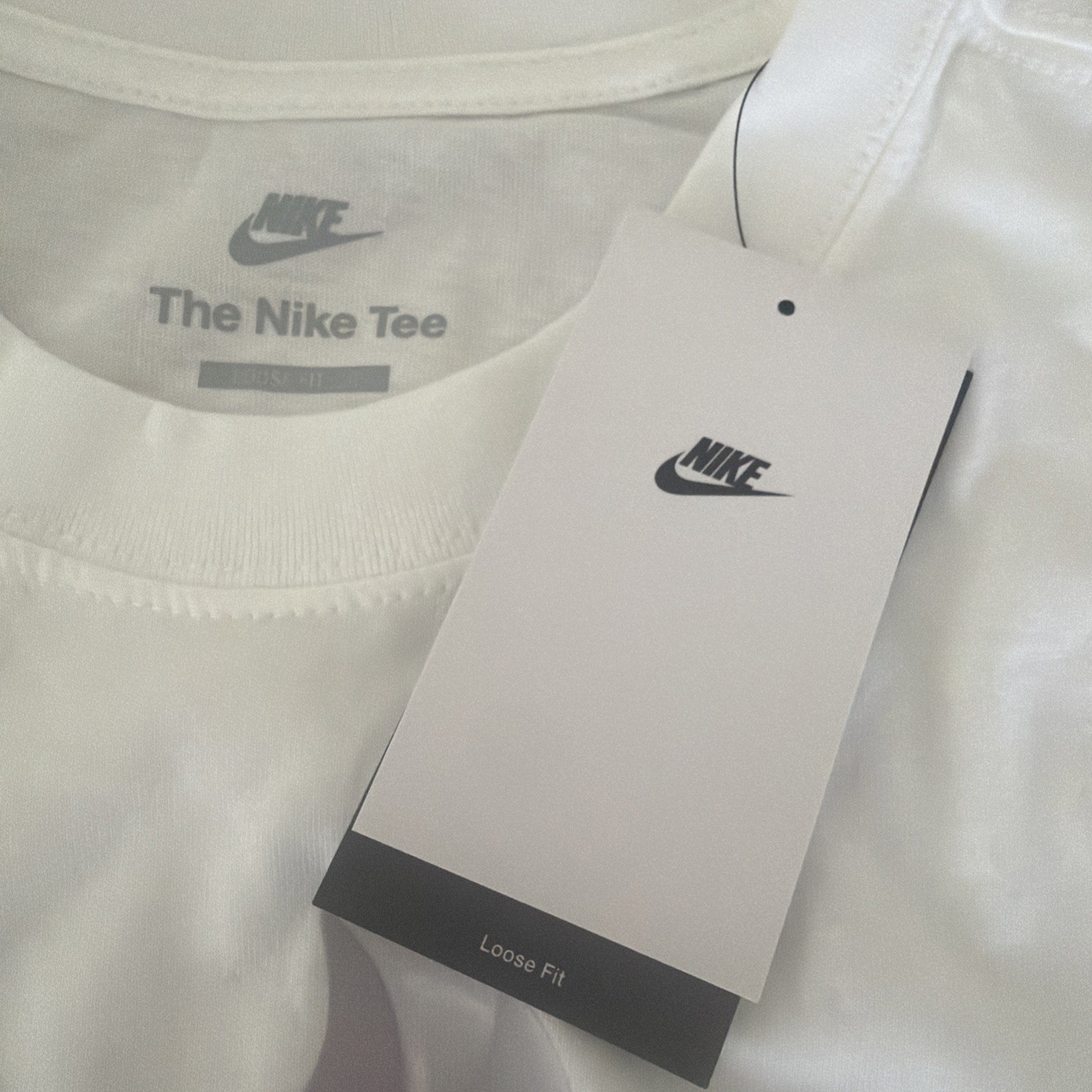 Nike The Nike Tee Max Volume Graphic White Loose Fit Men's T-Shirt S gallery