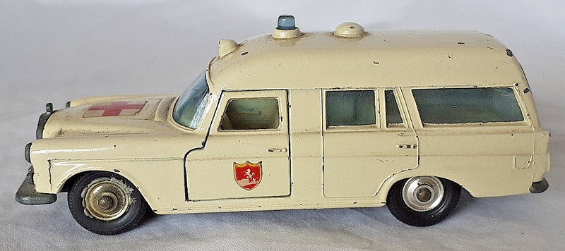 1967 Matchbox King Size K 6 Mercedes Benz ‘Binz’ Ambulance Opening Doors & Boot