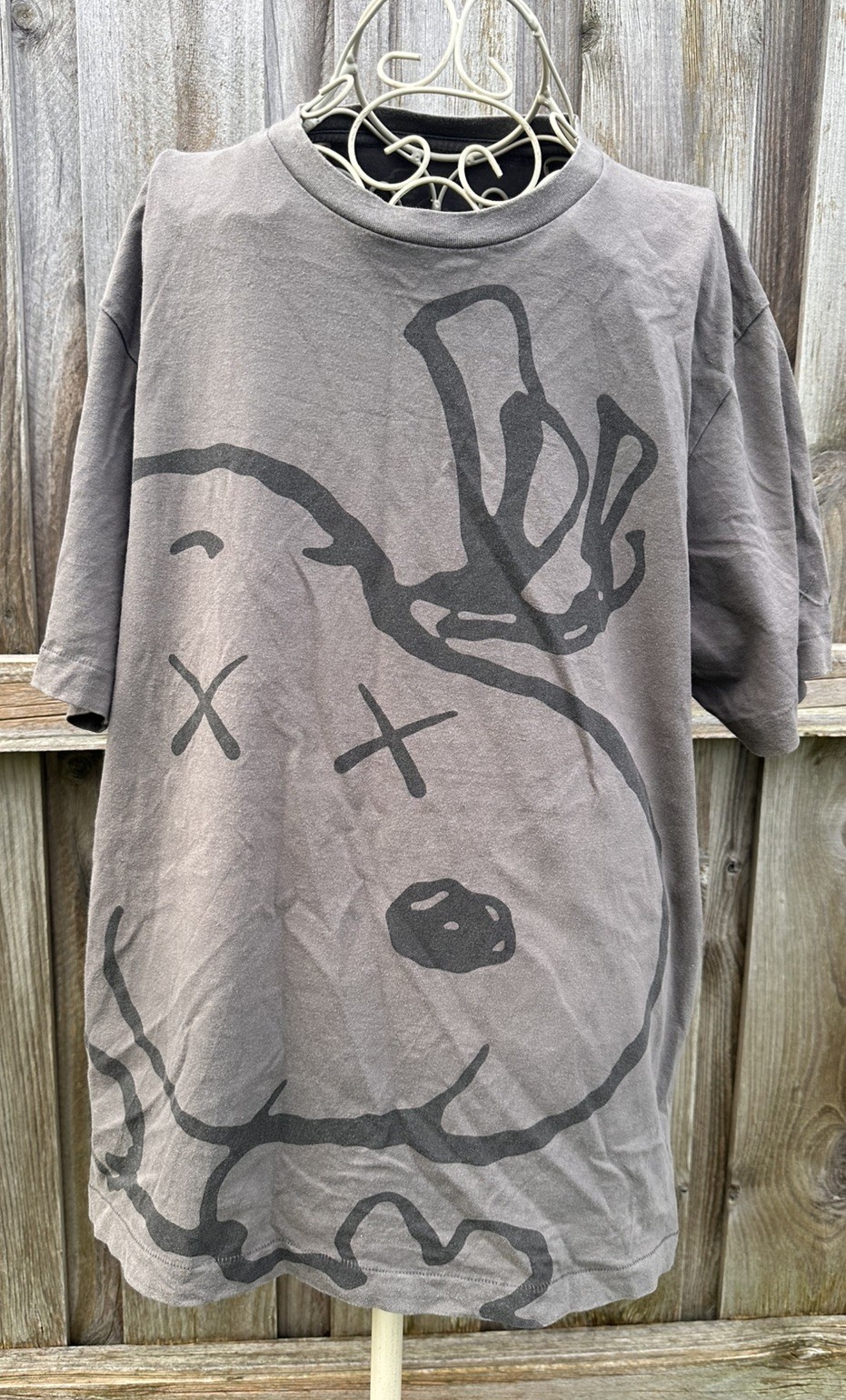 KAWS x Peanuts Snoopy Face size large Limited Edition gallery