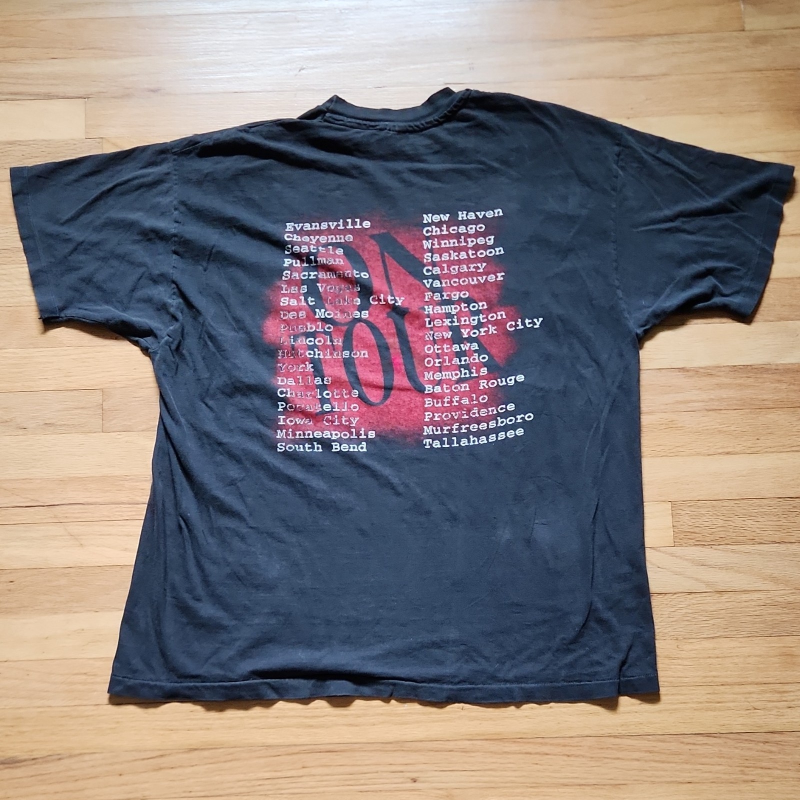 Vintage 1993 Garth Brooks T-Shirt Large? Hanes On Tour Black Red Country gallery