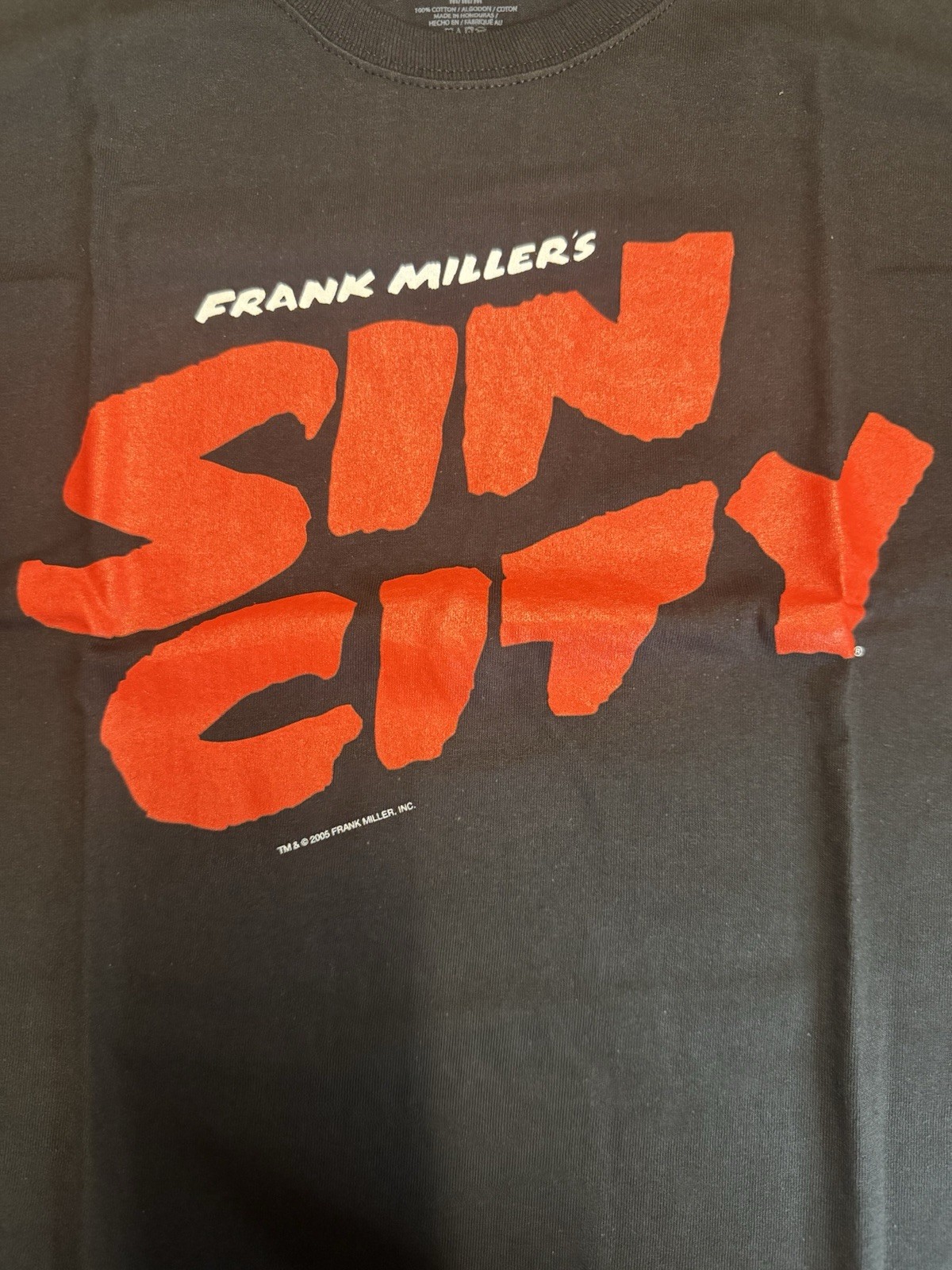 Vintage New In Bag FRANK MILLER'S SIN CITY 2005 MOVIE GRAPHITTI SHIRT Medium M gallery