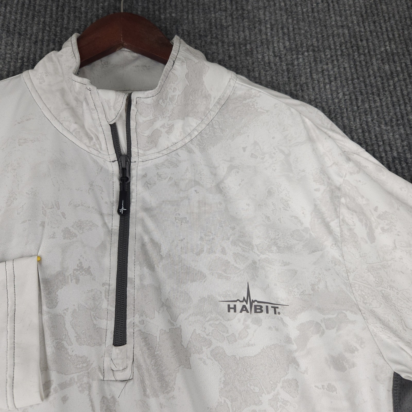 Habit Shirt Quarter Zip Mens L 40+ Solar Factor Realtree Wav3 Camo Pullover gallery
