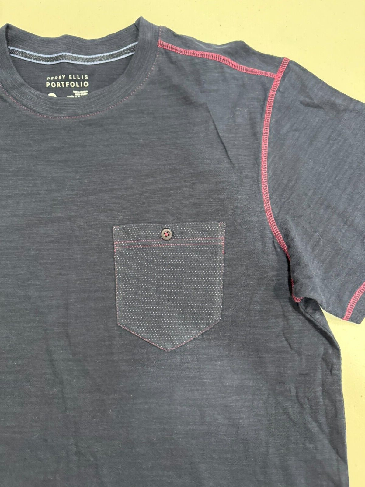 Perry Ellis Portfolio Men Crew Neck Pocket Shirt Medium gallery