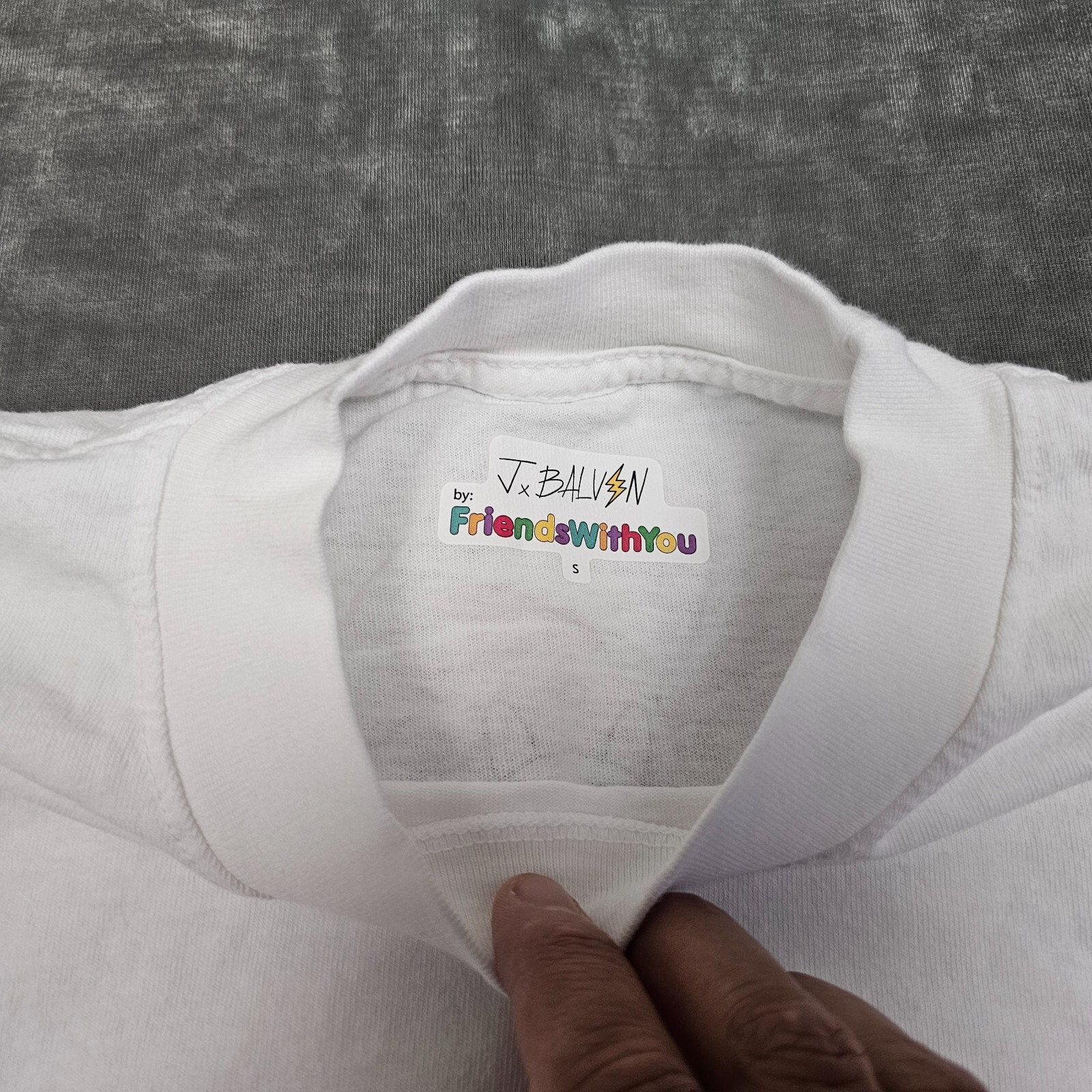 J. Balvin x Friendswithyou T-Shirt Men Small White Friends With You Smiley Tee S gallery