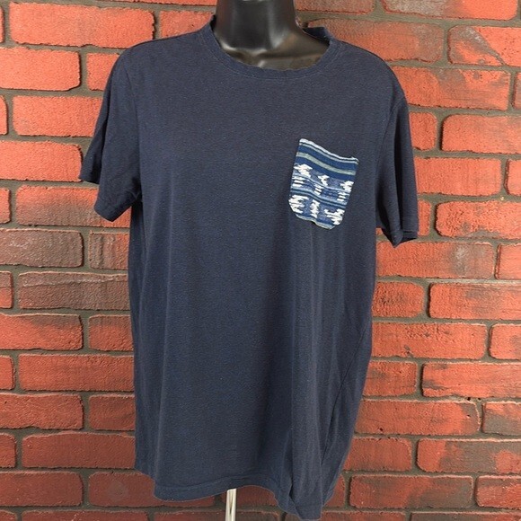 Beautiful Giant Shirt Womans Medium Short Sleeve