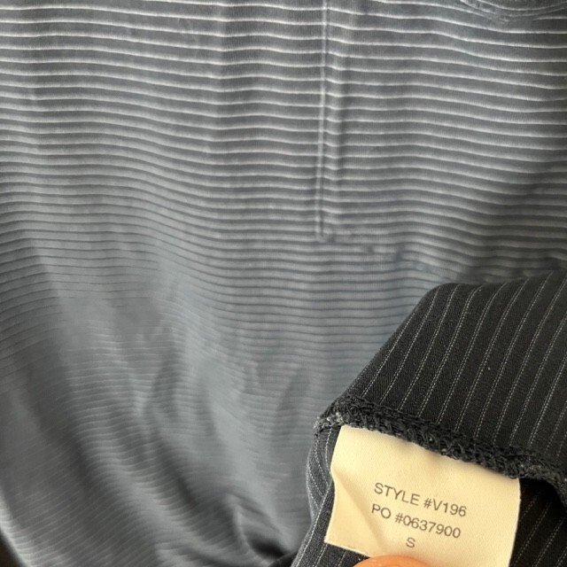 Vuori Shirt Mens Small Navy Striped Leaner Tech Tee Pocket Performance Gym gallery