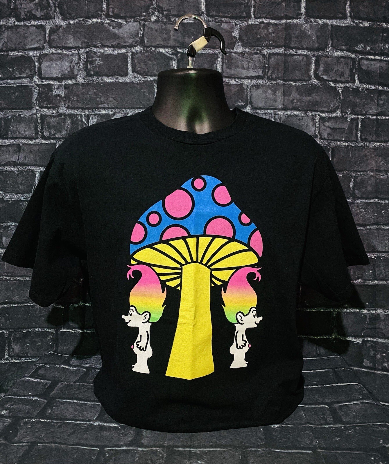 Good Luck Trolls T-Shirt Adult Large 60th Anniversary Dreamworks Blacklight gallery