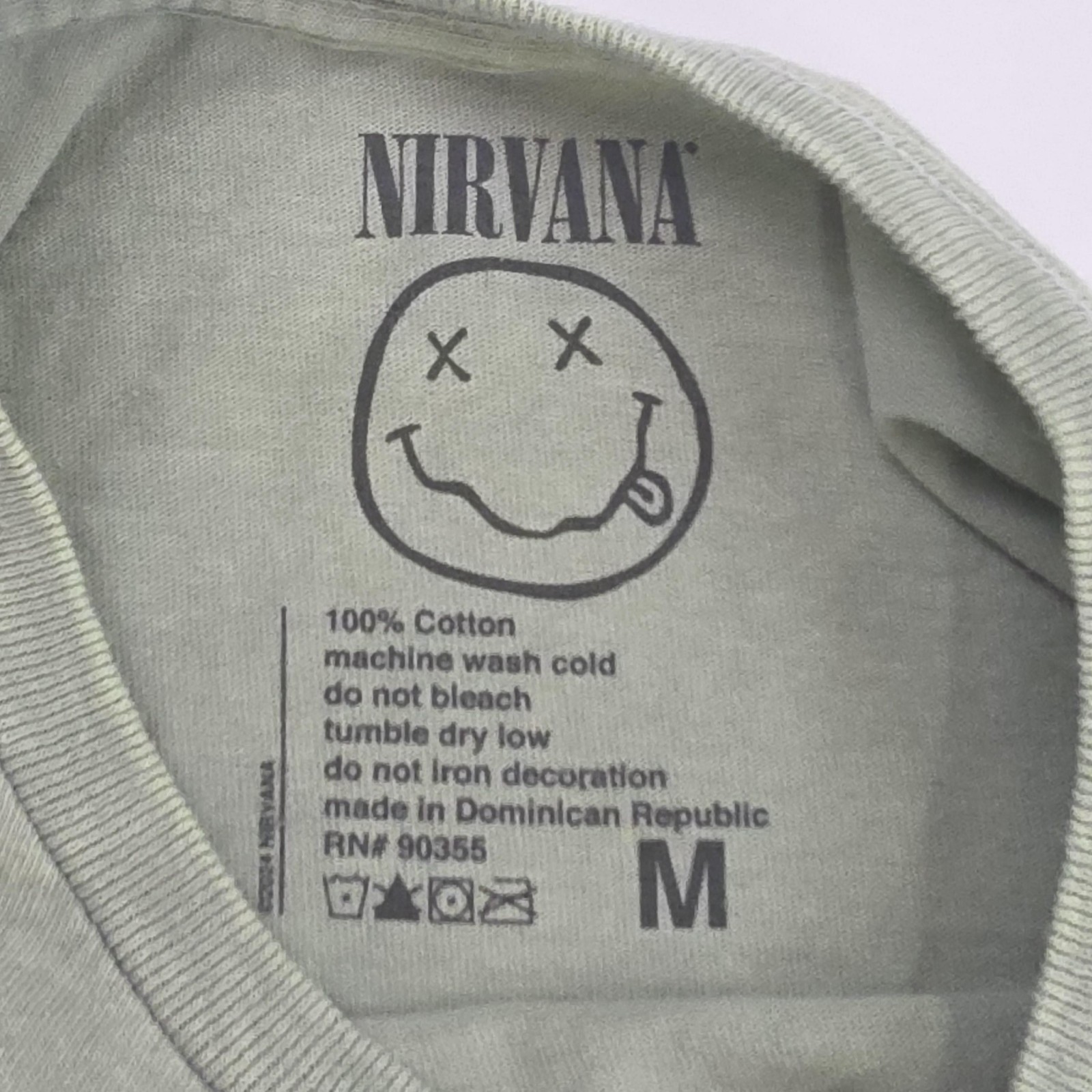 Nirvana Smiley Face T Shirt Green Pink Grunge Rock Band Merch Size M Casual Y2K gallery