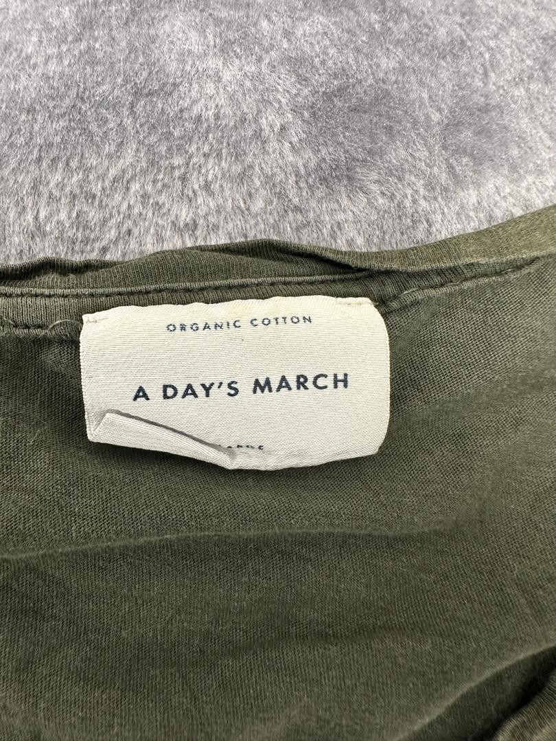 A days March Men’s Olive Green Round Neck Short Sleeve T-shirt Size (M) A13-30 gallery