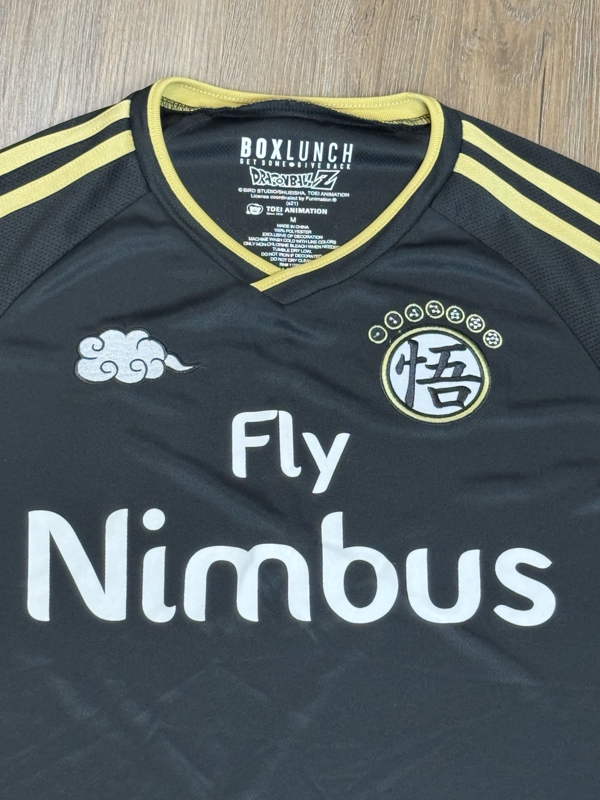 BoxLunch Exclusive Dragon Ball Z FLY NIMBUS Goku Soccer Jersey Size Medium gallery