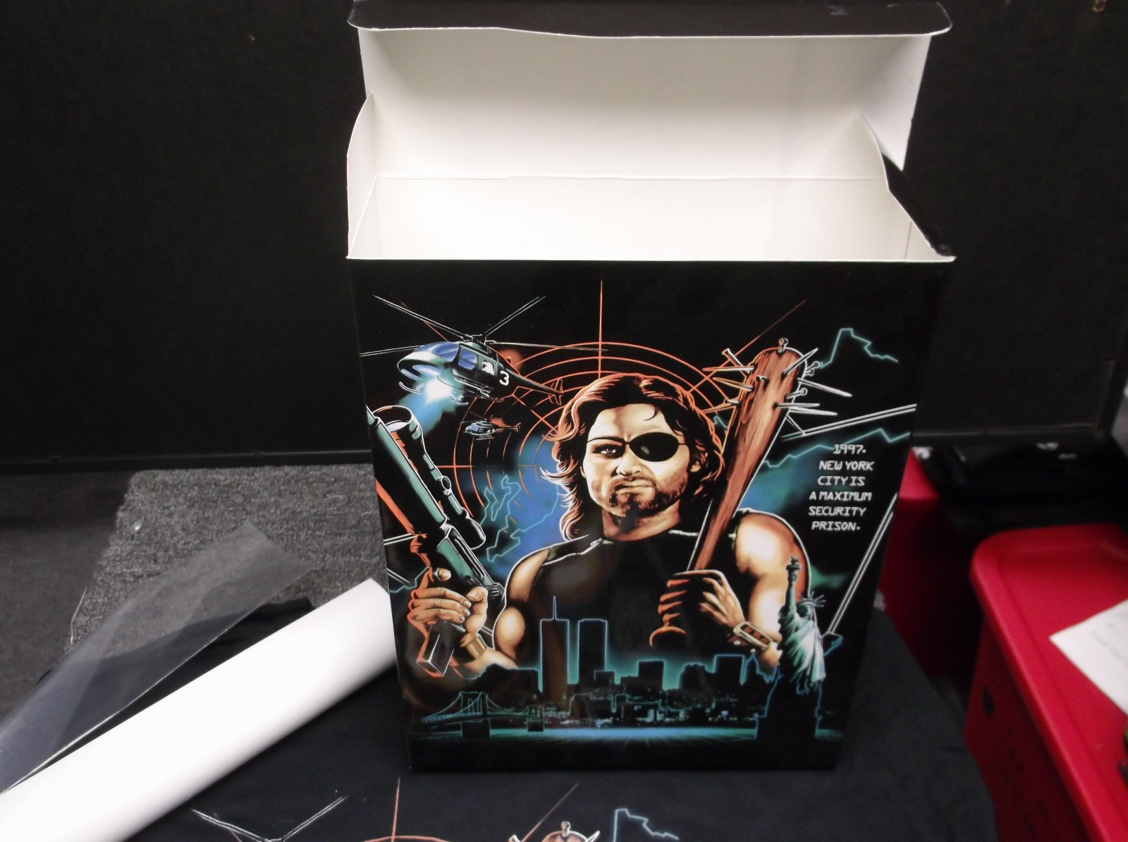Escape From New York- Fright Rags 2013 Limited Edition Box Set- XL Shirt+ Swag gallery