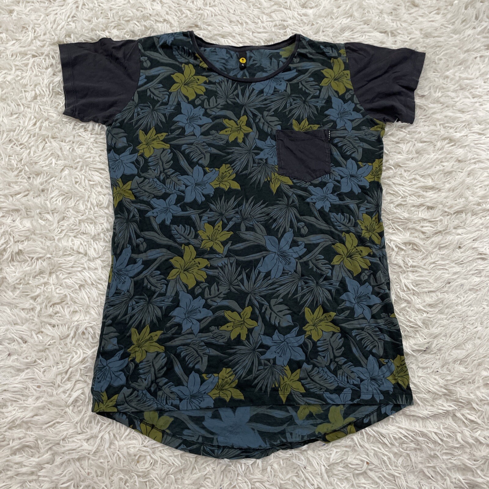 LOST Shirt Men M Slim Floral Black Skate Surf Island Hawaiian Y2k Pocket Tee M gallery