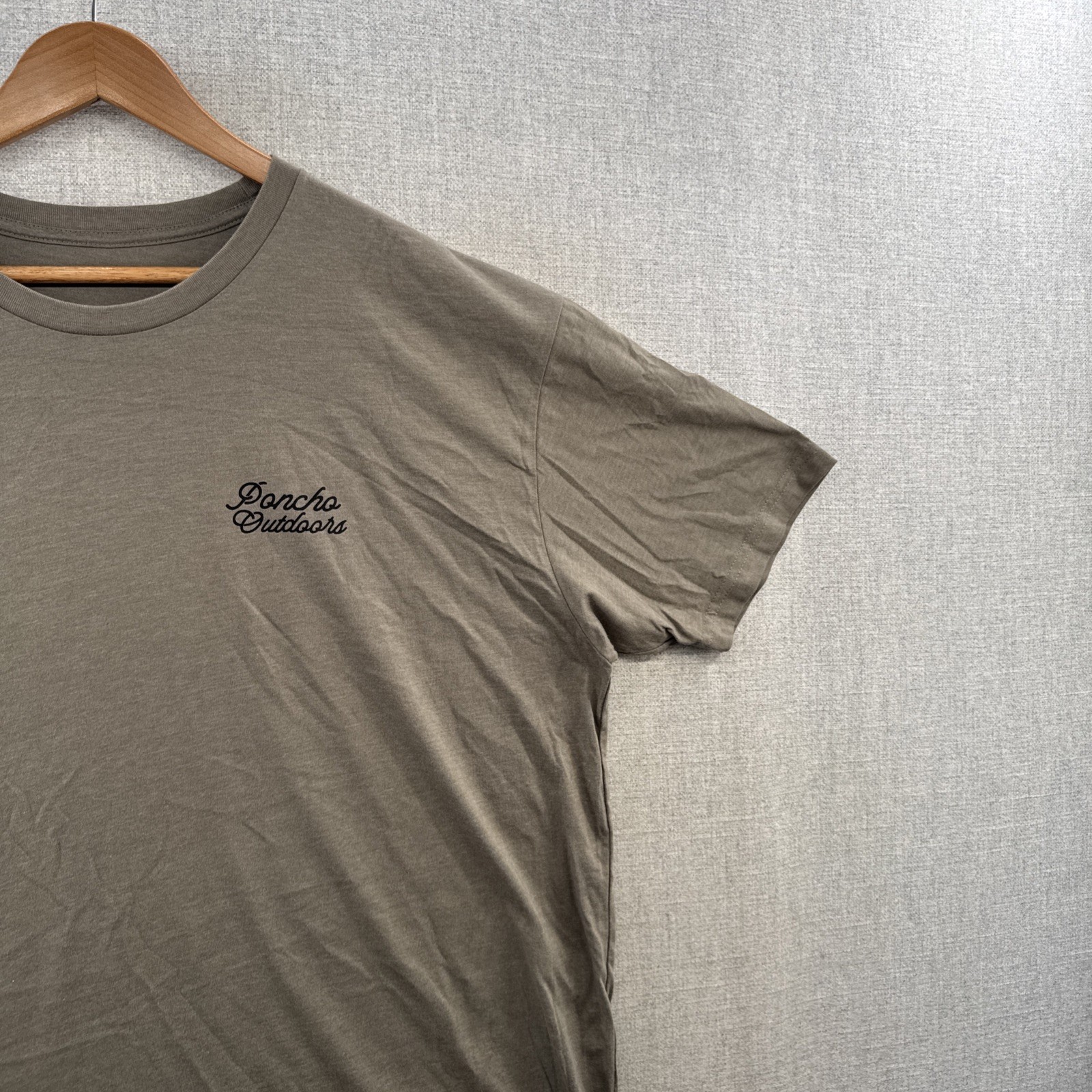 Poncho Outdoors T Shirt Mens 2XL Gray Logo Outdoor Hunting Fishing SAMPLE Adult gallery