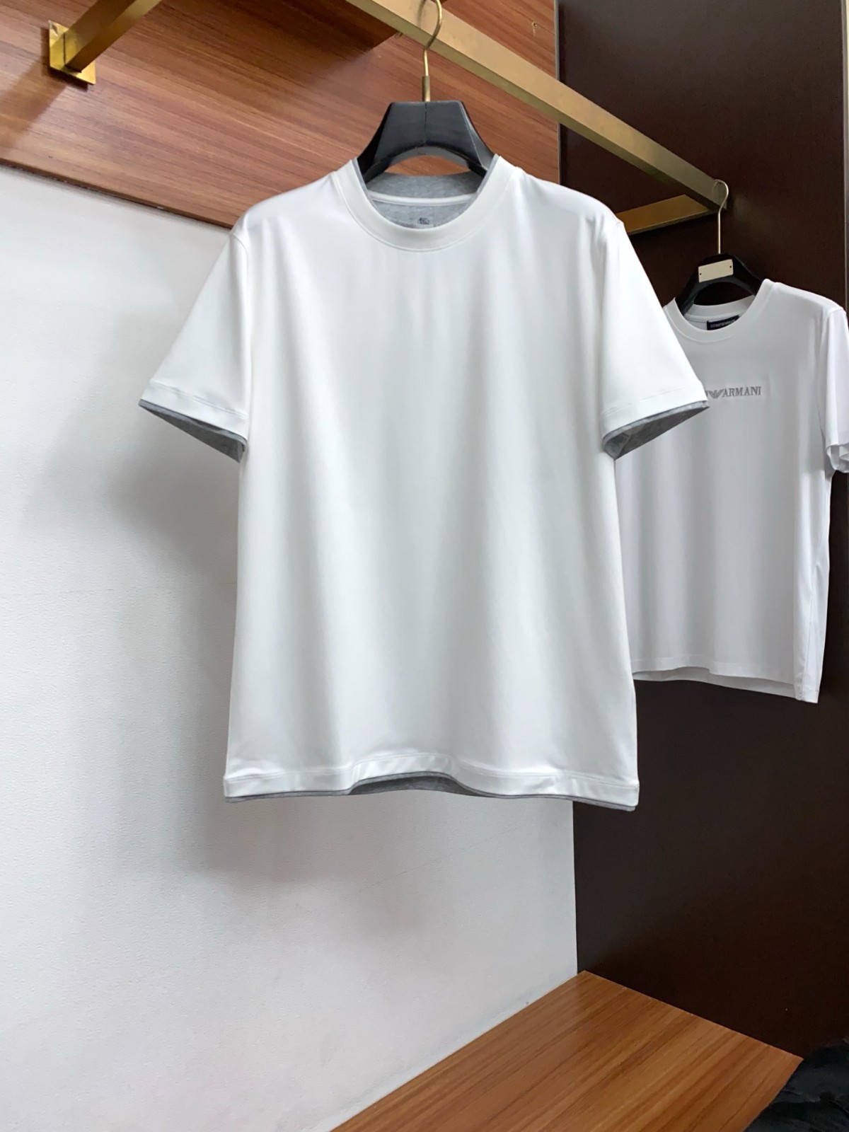 Brunello Cucinelli Men's Classic Fashion Silky Short-Sleeve T-Shirt XL gallery