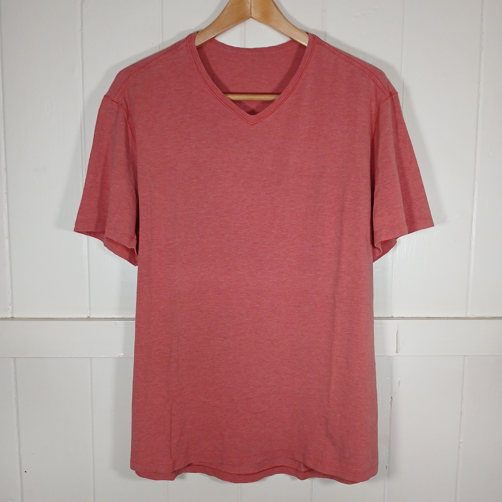 Lululemon V-Neck T-Shirt Mens XL Coral Heathered Short Sleeve Activewear gallery