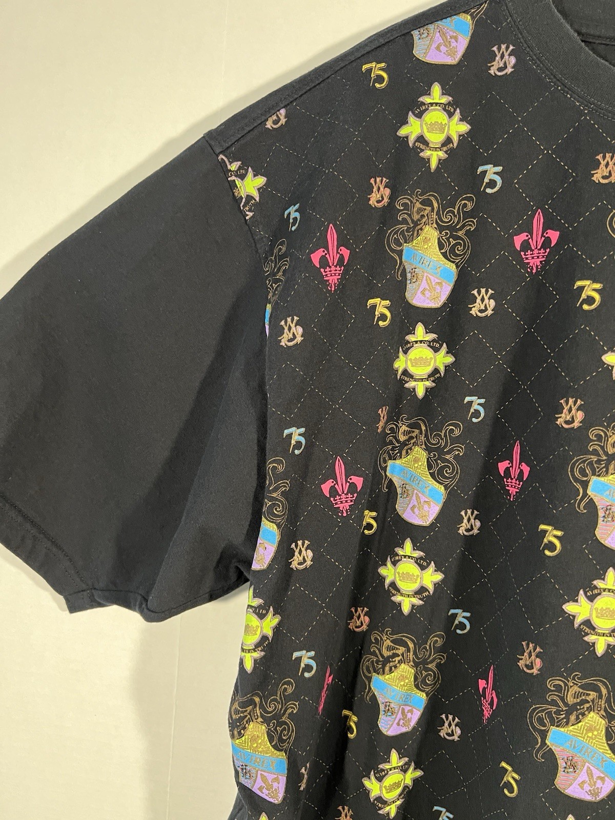 Avirex “Strength in Truth" Crests #75 AOP Streetwear Hip Hop Men’s 2X Shirt Y2K gallery