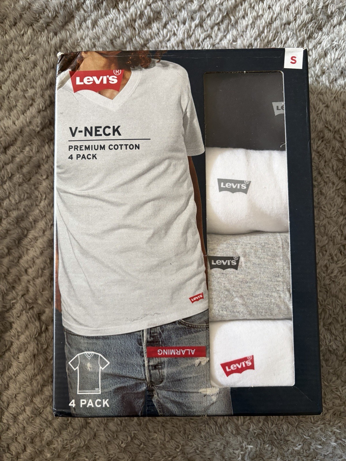 New Levi's 4-Pack Men's Premium Cotton V-Neck White T-Shirts - Size Small gallery