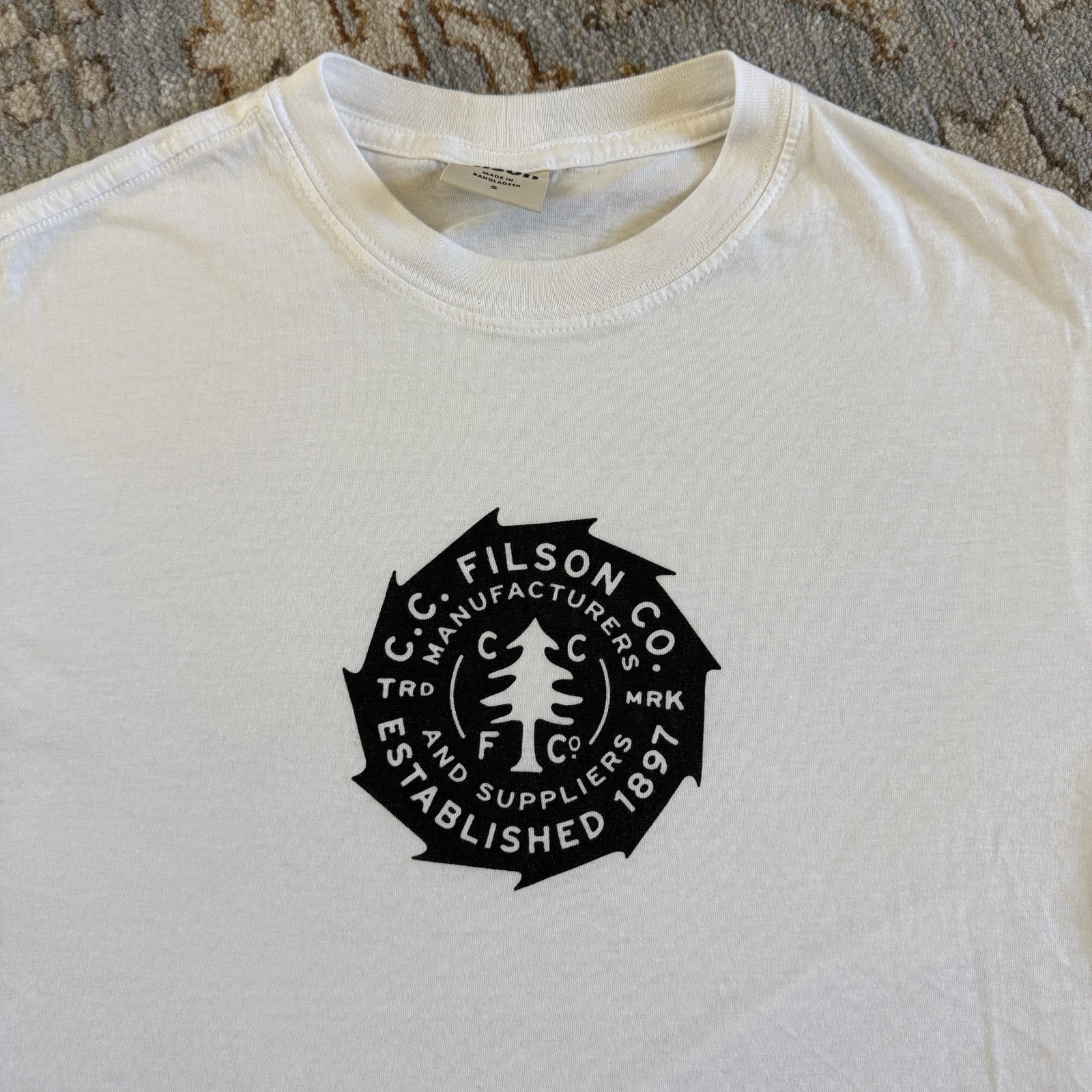CC Filson T Shirt Mens Size Small Saw Graphic Tee Tree Crest Logo 2022 Cotton gallery