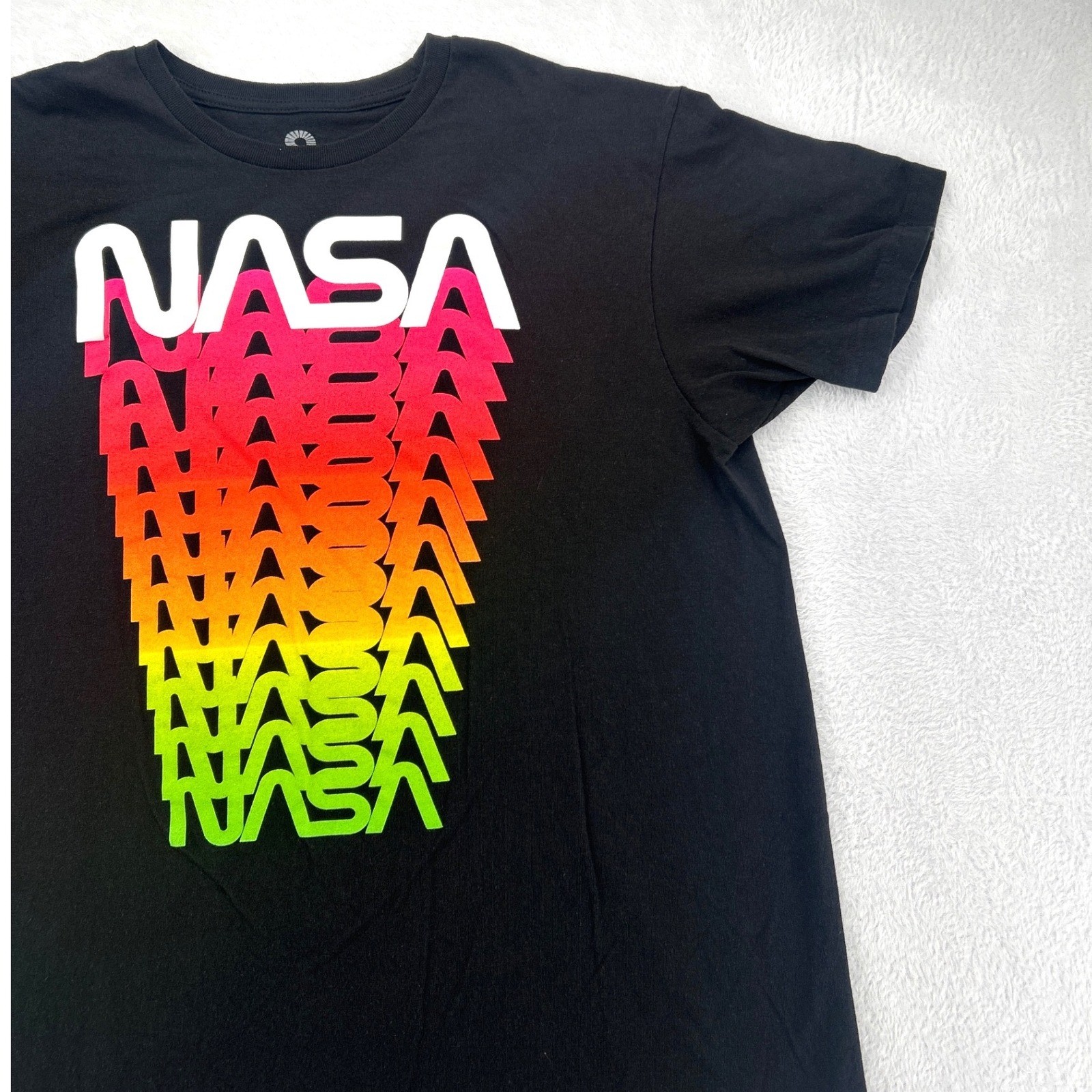 NASA Rainbow Gradient Graphic Tee Mens T-Shirt XL Black Colorful Akademiks gallery