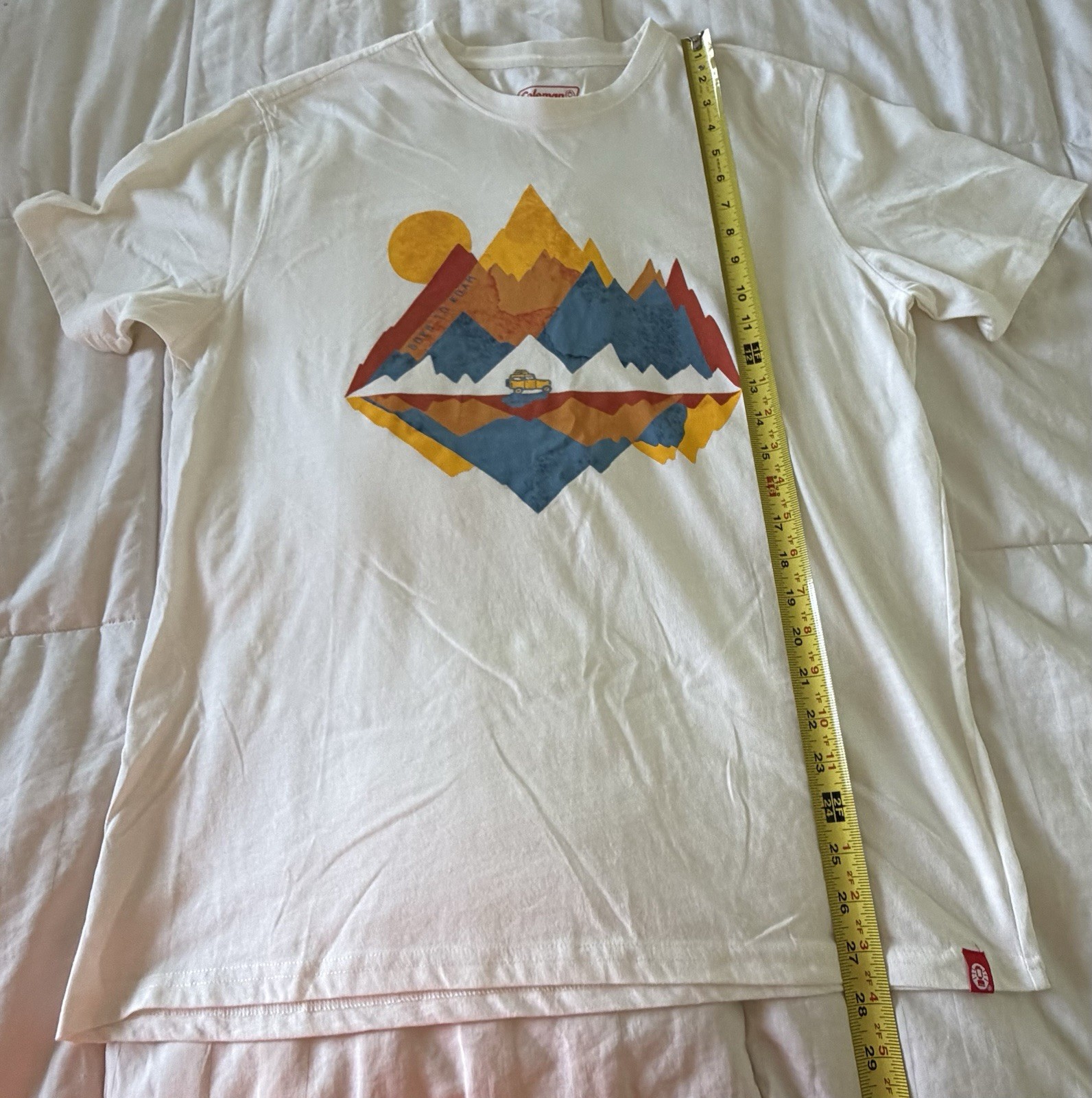 Jeep Coleman T-shirt Medium Camping Mountains Lantern Gorpcore Hiking Outdoors gallery