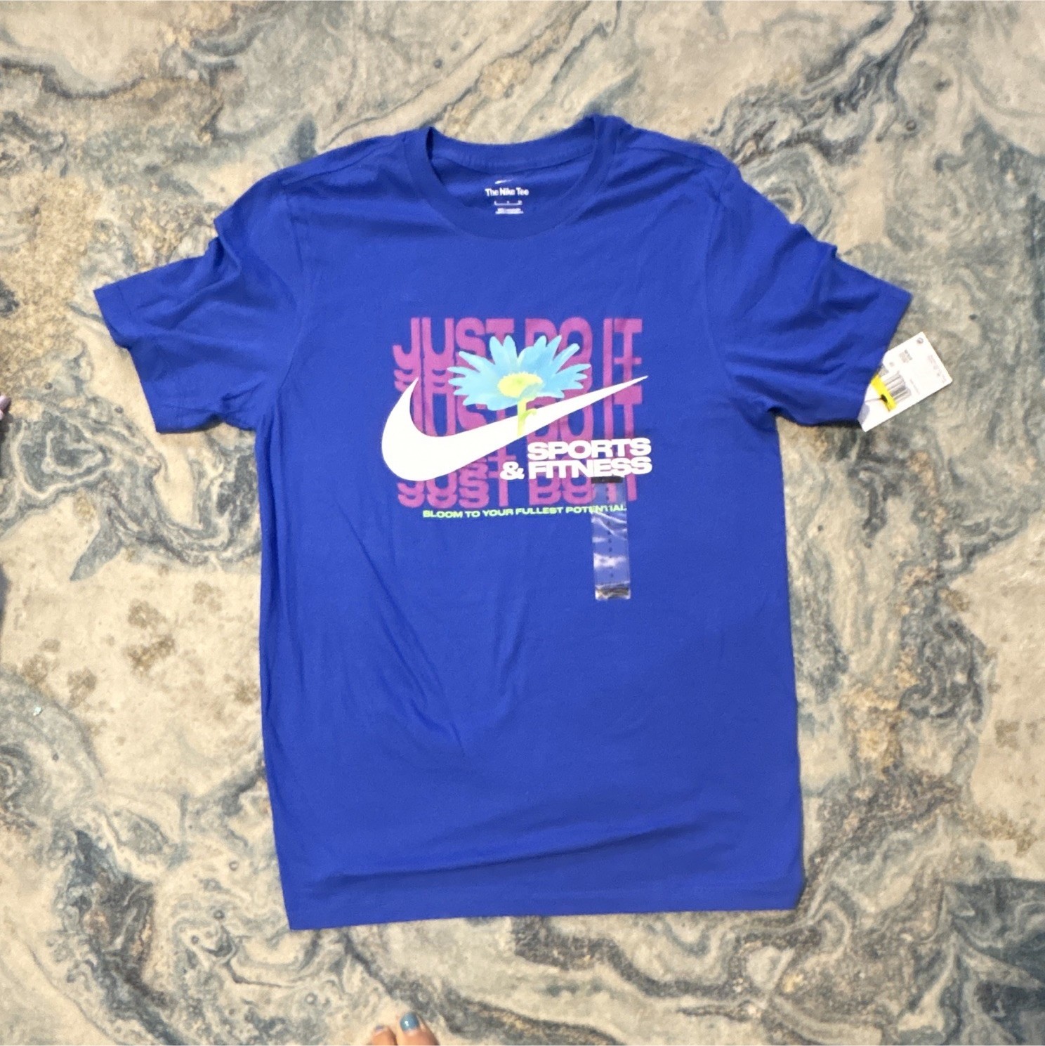 Nike The Nike Tee Men’s Blue Graphic Print Crew Neck T-Shirt, Blue Size M