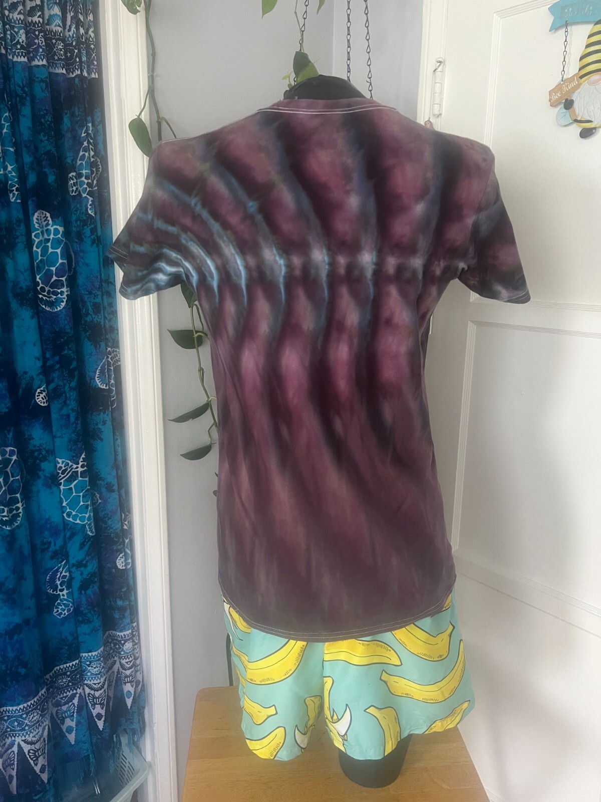Roll Fold Ice Tie Dye T-Shirt, Unisex M SS Crew, Reddish Purple Wave gallery