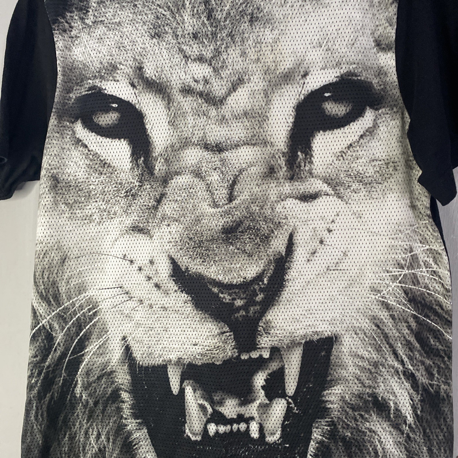 AOP Lion T Shirt Mens Large Hybrid Mesh Blend L Black 21x28 gallery