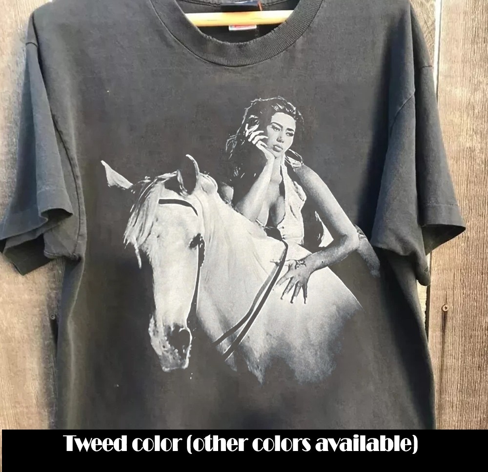 Vintage Kali Uchis riding a horse Collection Unisex All Size C71.61