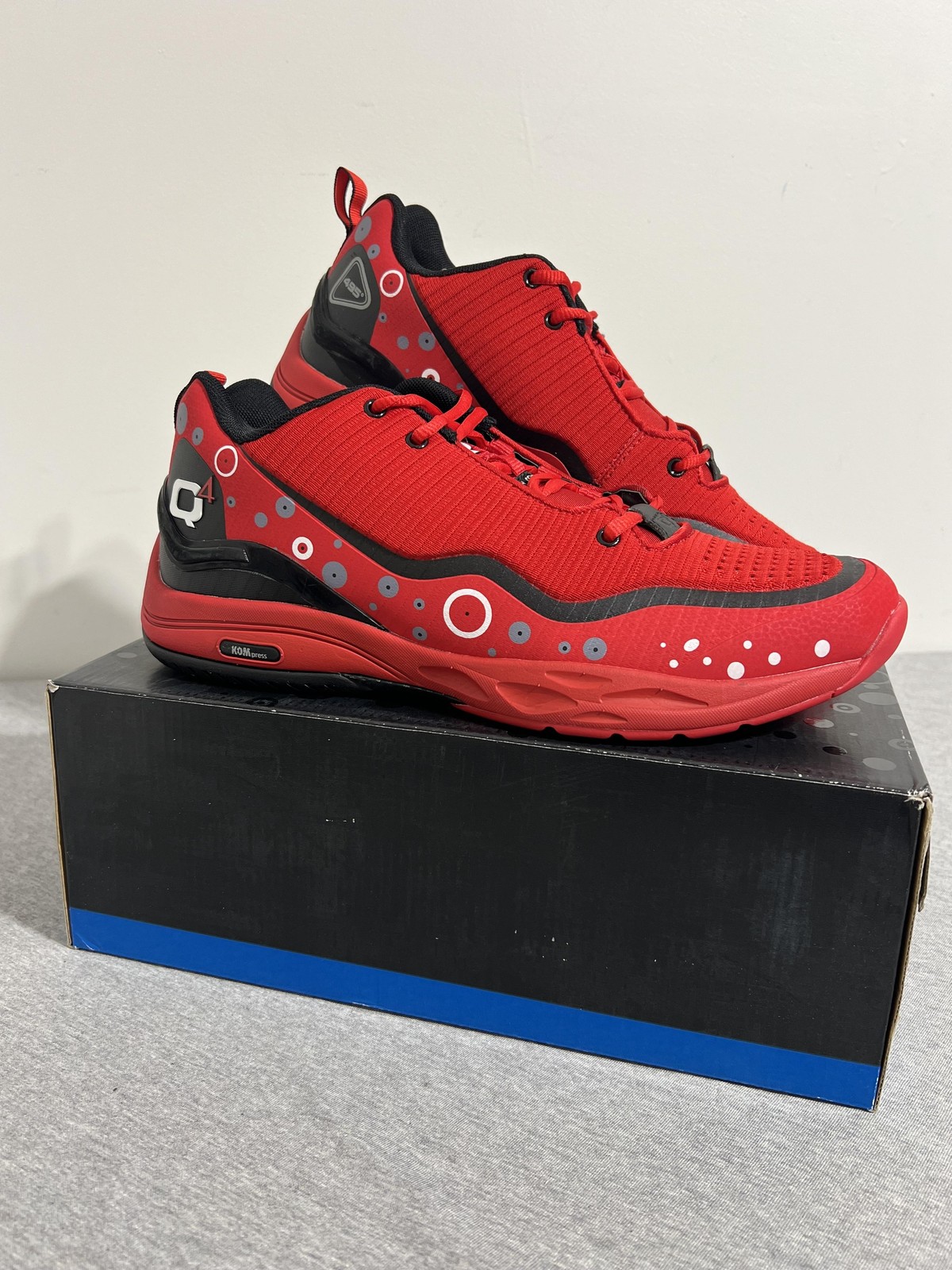 Q4 Sports Shoes Mens Size 11.5 Fiery Red Jet Black Athletic Basketball Sneakers