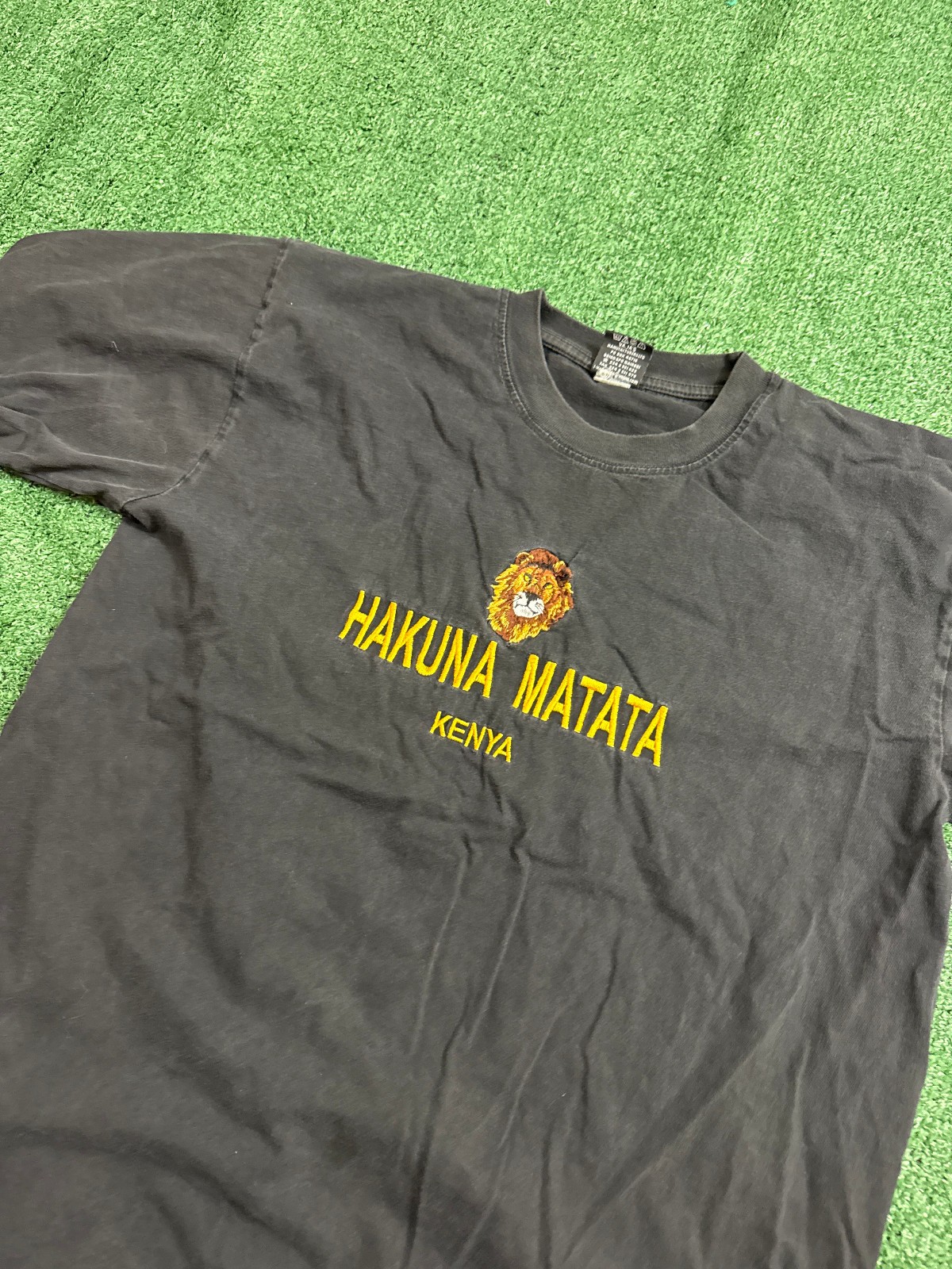 Vintage Kenya T Shirt Embroidered Spellout Logo Lion Animal Nature Travel XL
