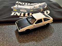 Initial D Panda Trueno AE86 & Red Eunos Roadster NA Diecast + 30th XL T-Shirt