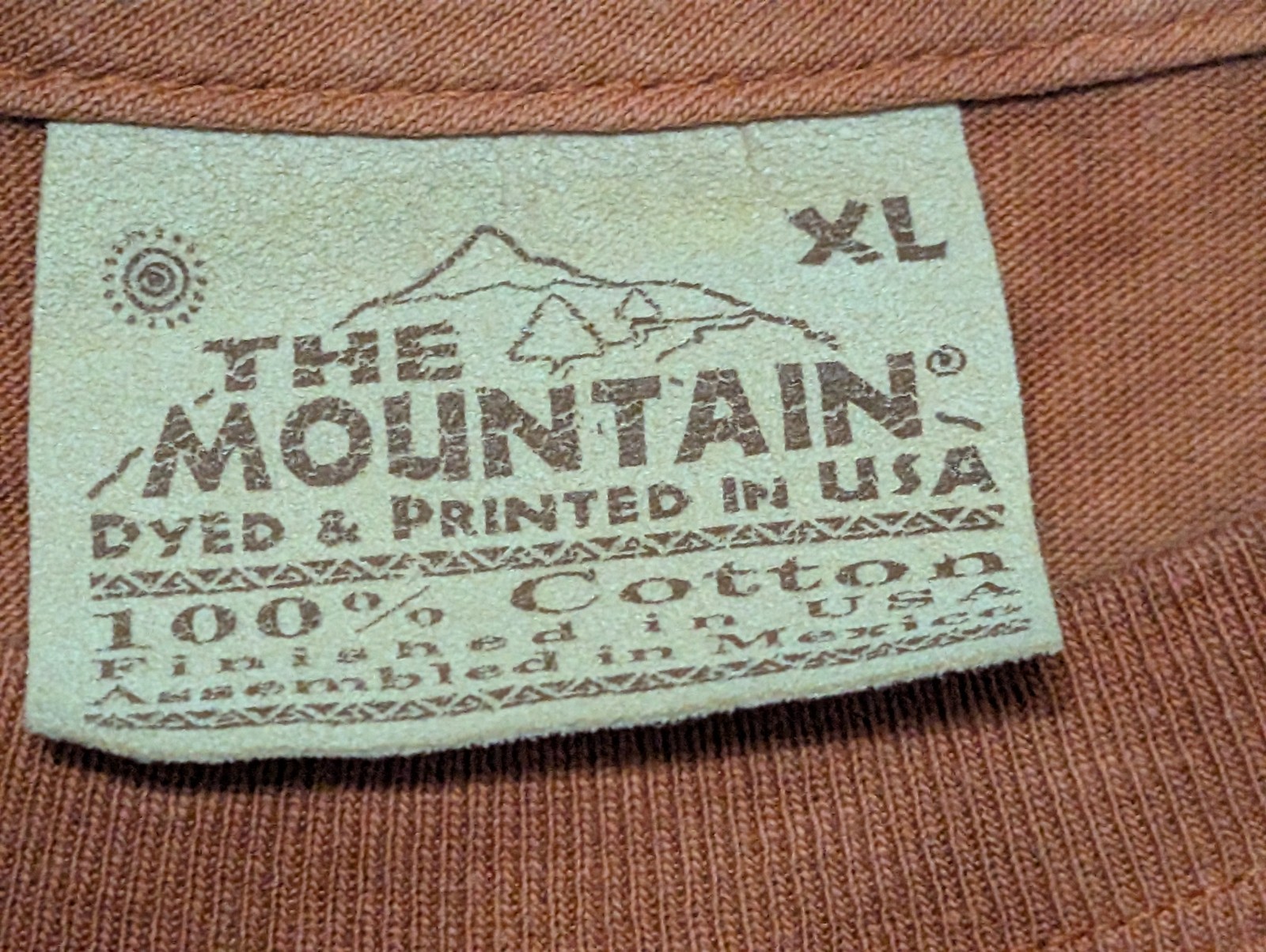 The Mountain Mens T-shirt Vintage Orange Large Cats Line Up Leather Tag XL #6119 gallery