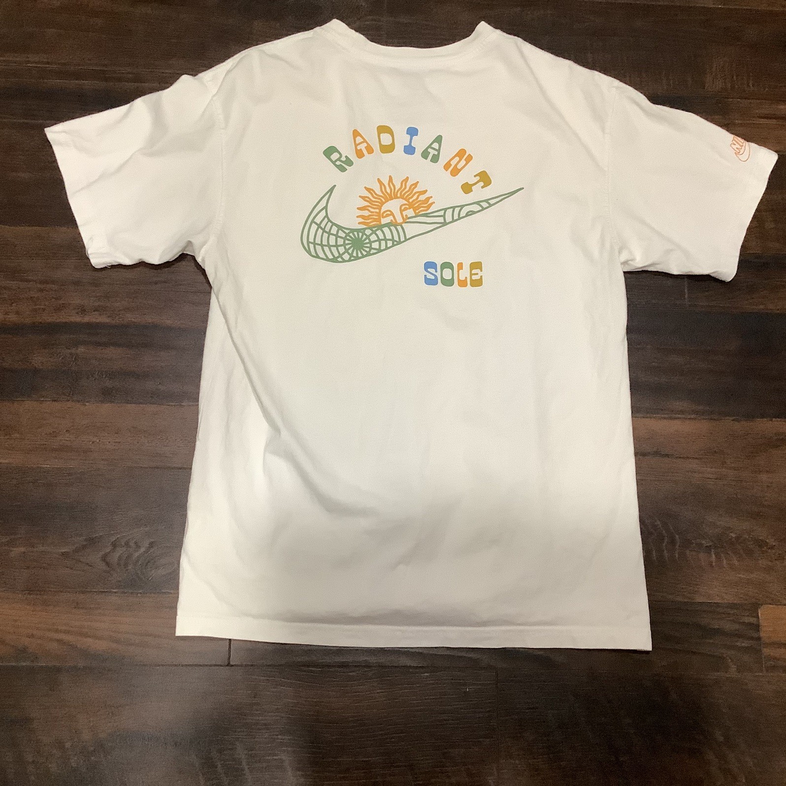 Nike Radiant Sole T-Shirt Sz Small Loose Fit Short Sleeve Tee gallery