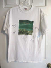 VTG 90’s single stitch Signed 10,000 Maniacs, Band Graphic Print T-Shirt, Sz. L