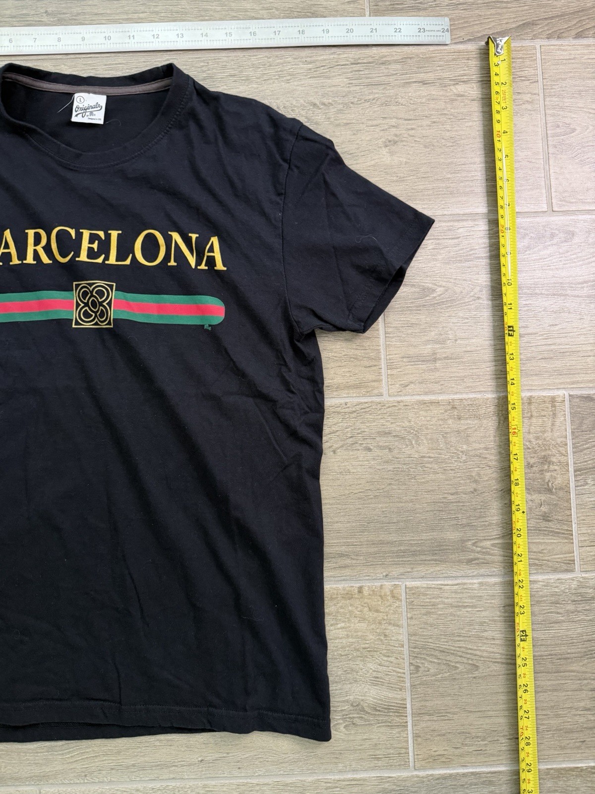 Barcelona Graphic T Shirt Large Black Gold Lettering Streetwear Travel Tee gallery