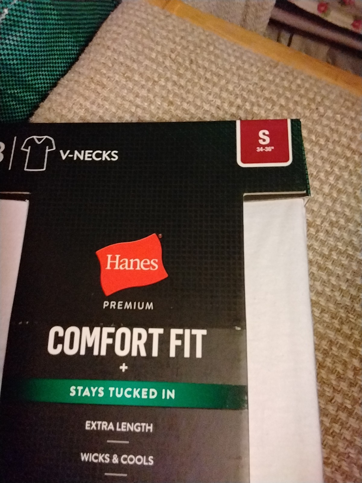 Hanes Men's V neck T-shirt 3 pack White MENS SIZE SMALL COMFORT FIT NWT gallery