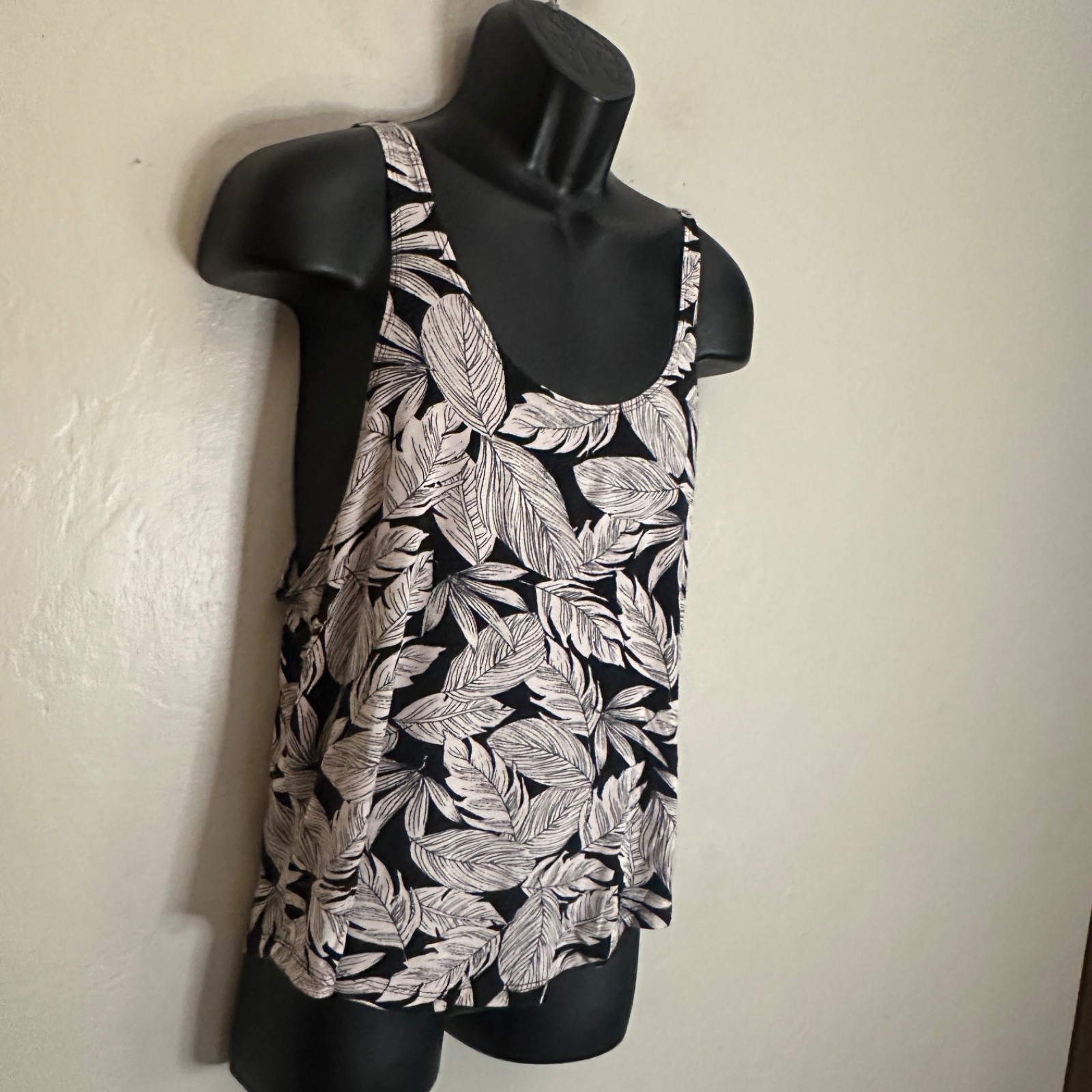 Ball Stringer Tank Top XL Gently worn Cotton spandex blend no fabric tag gallery