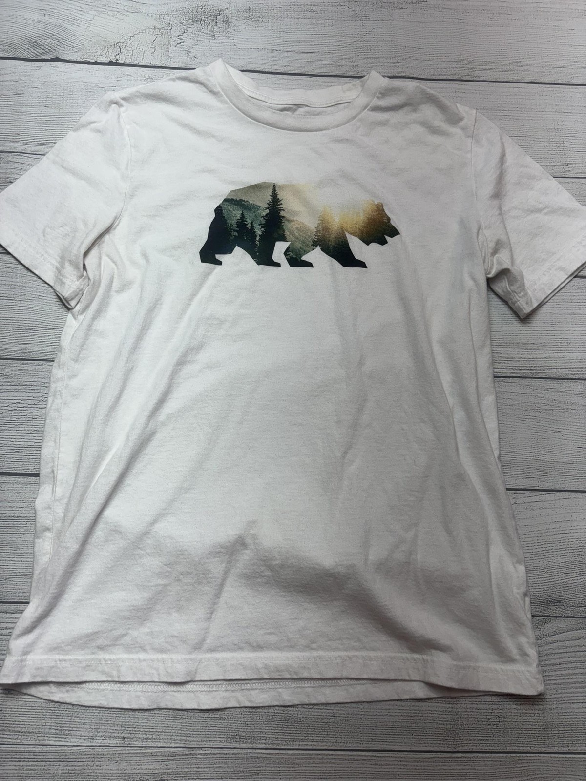 Old Navy Shirt Mens Small White Bear Nature Graphic Tagless Tee Casual