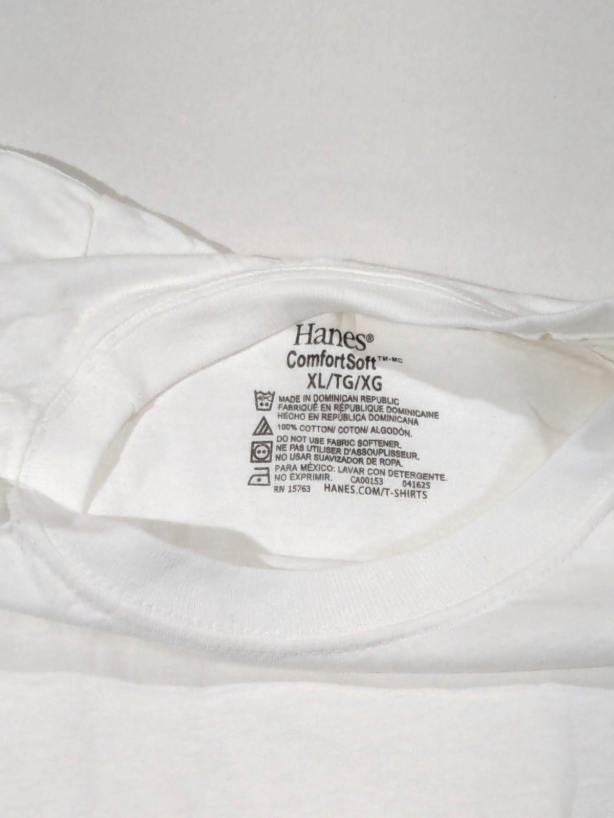 Hanes ComfortSoft Mens White Crewneck T-Shirts XL 100% Cotton Set Of 2 NWOT gallery