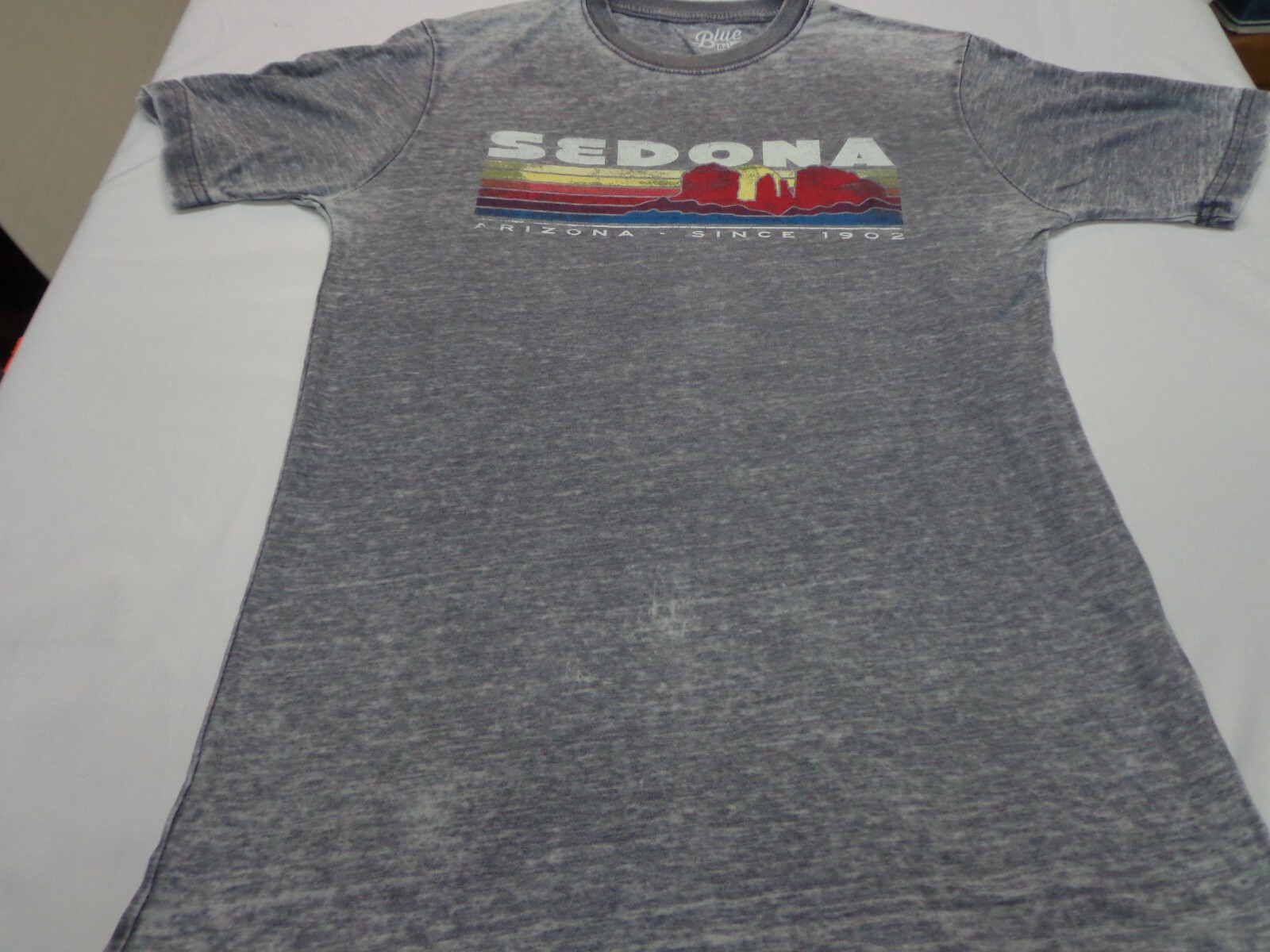 SEDONA Arizona Blue 84 Graphic T Shirt size Medium gallery