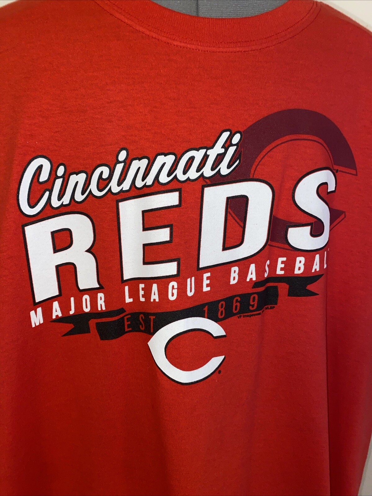 Cincinnati Reds Genuine Merchandise Red Tee Size 2XL Pit To Pit 26” L 31” gallery